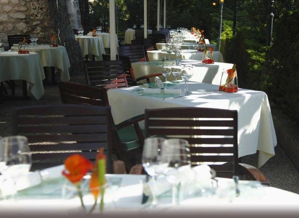 Domaine De Chateauvieux Peney Dessus Restaurant photo